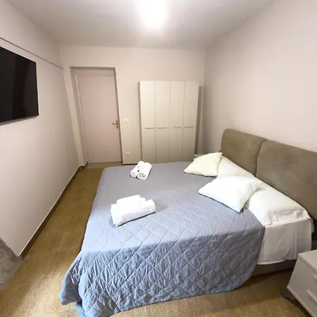 Sardinian Gallery S'iscola בית הארחה