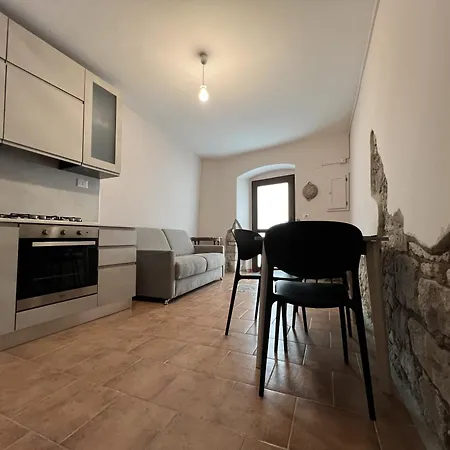 Sardinian Gallery S'iscola 招待所 博萨