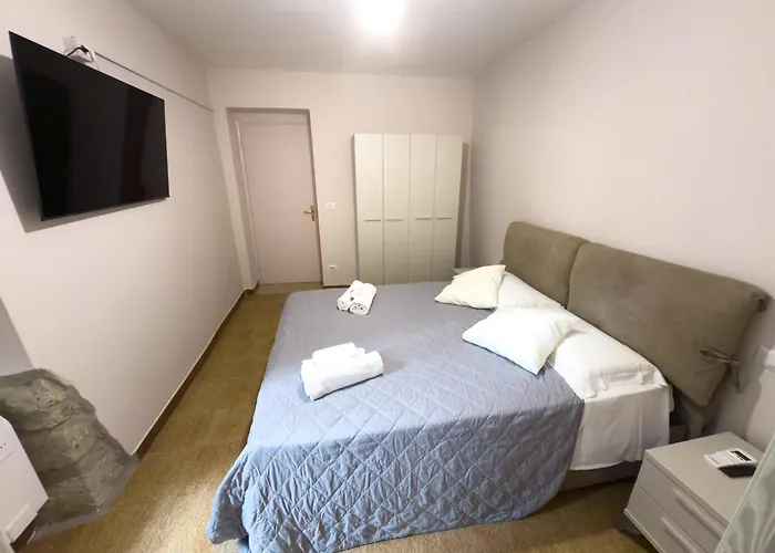 Sardinian Gallery S'iscola 招待所