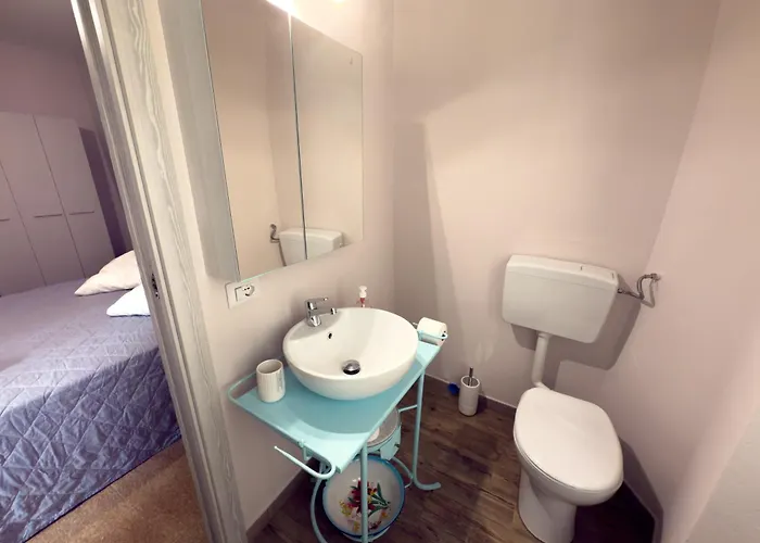 Sardinian Gallery S'iscola 博萨